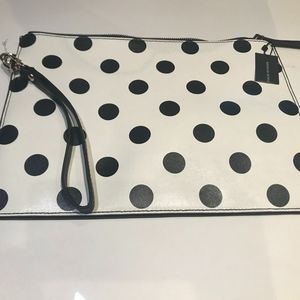 Large wristlet